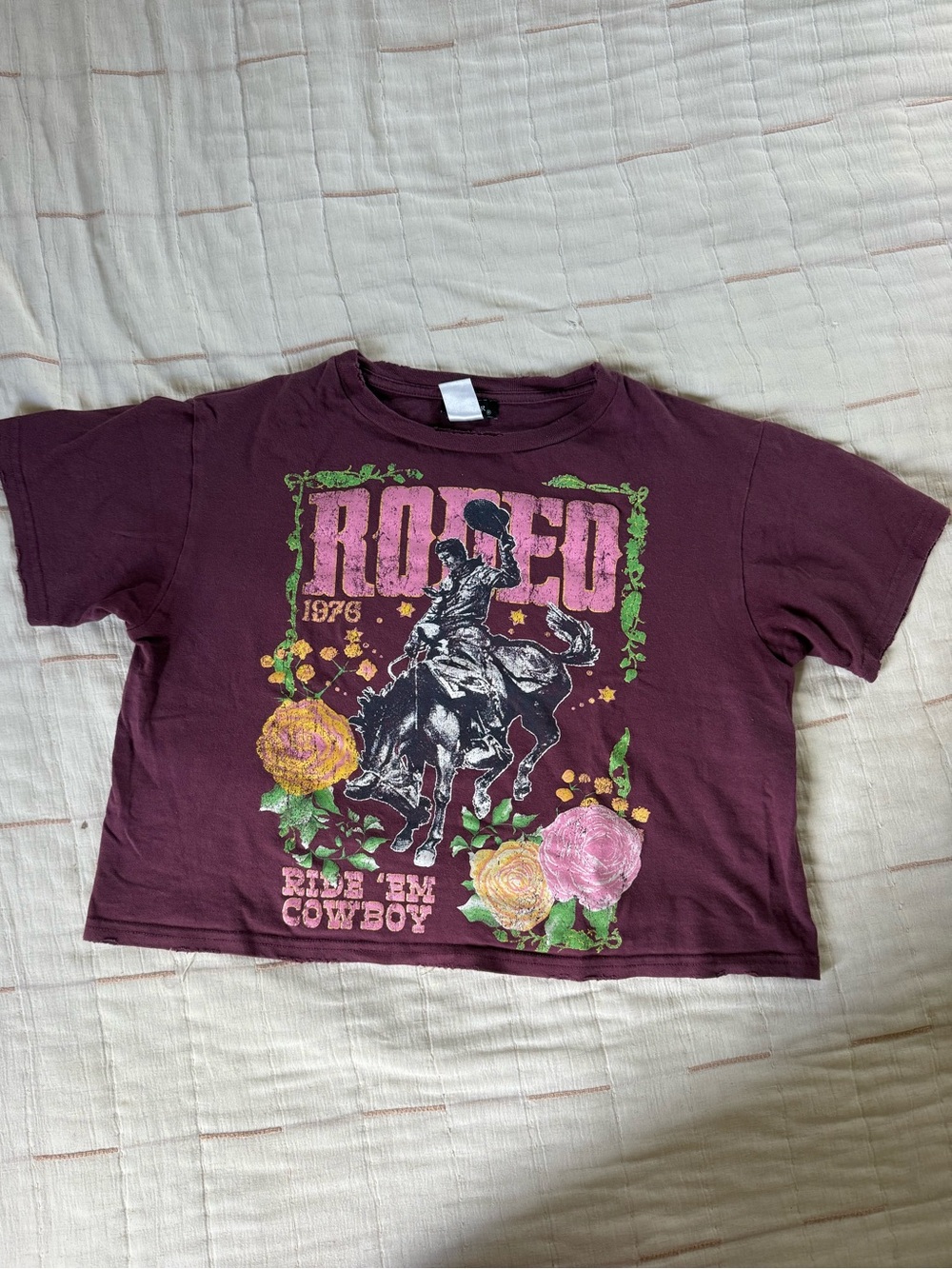 Rodeo Graphic Cropped Tee - Burgundy